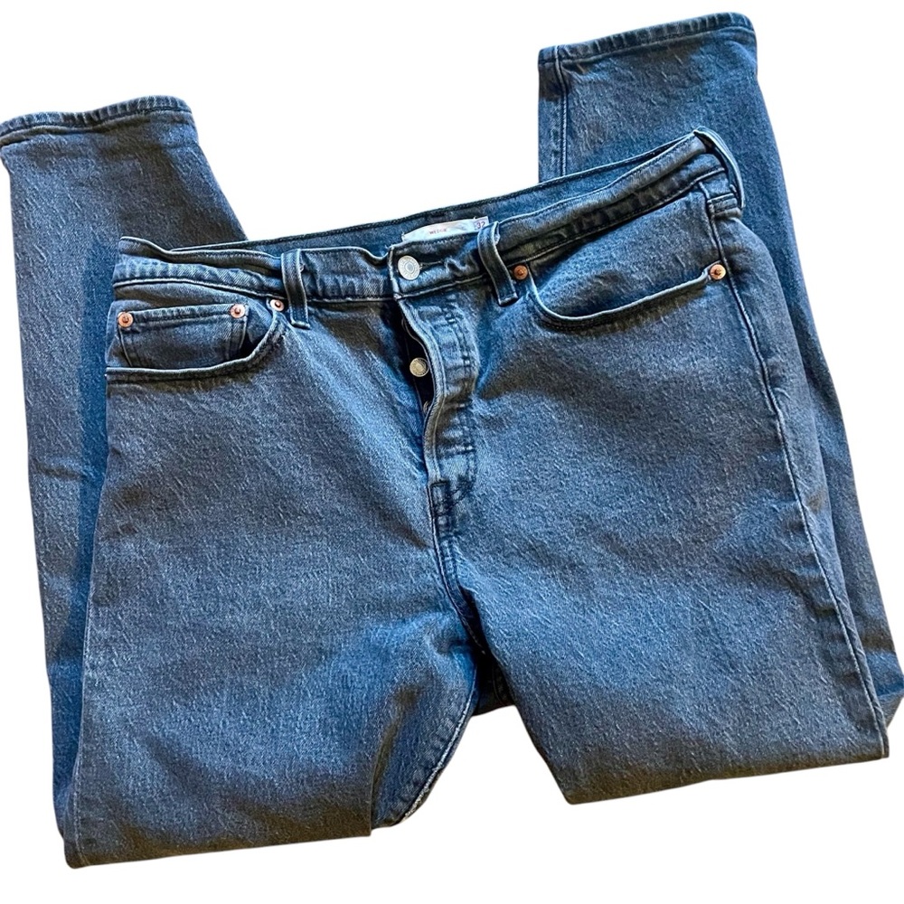 LEVI'S WEDGIE Straight - size 32 - well worn black - ladies jeans - button fly